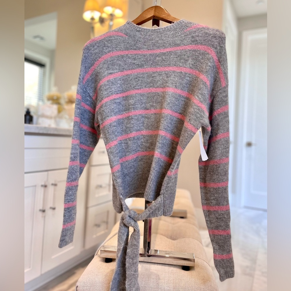 Wayf gray sweater